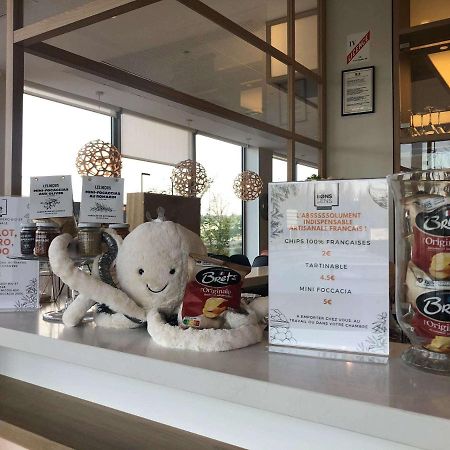 Ibis Styles Guyancourt Versailles Экстерьер фото