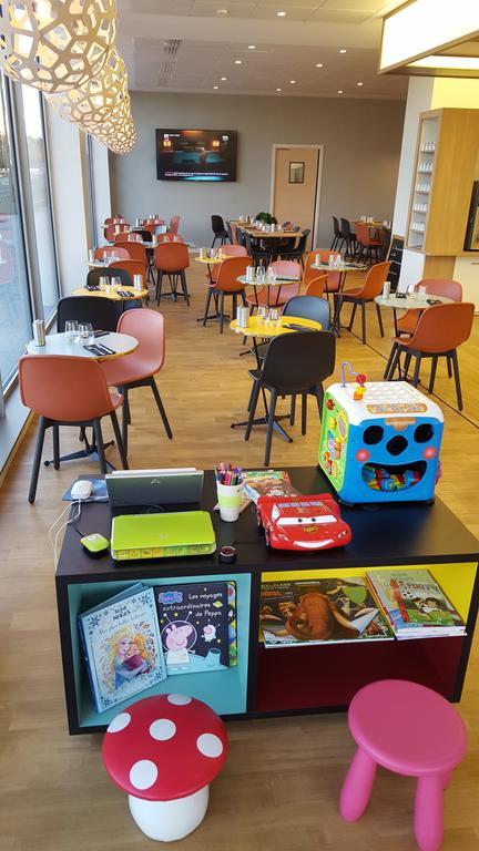 Ibis Styles Guyancourt Versailles Экстерьер фото