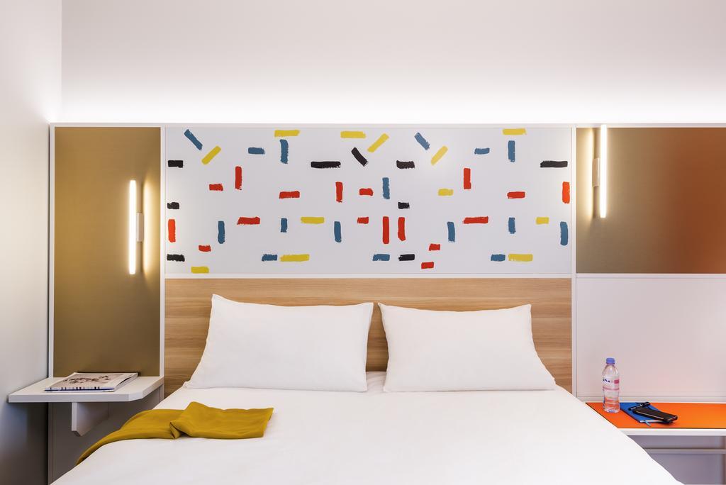 Ibis Styles Guyancourt Versailles Экстерьер фото