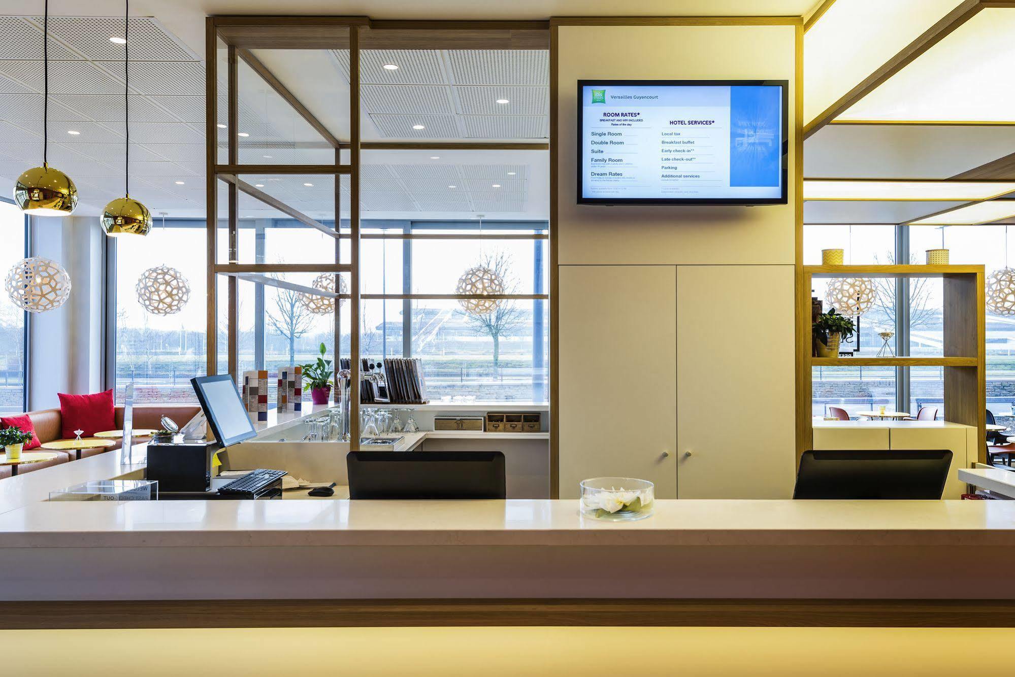 Ibis Styles Guyancourt Versailles Экстерьер фото
