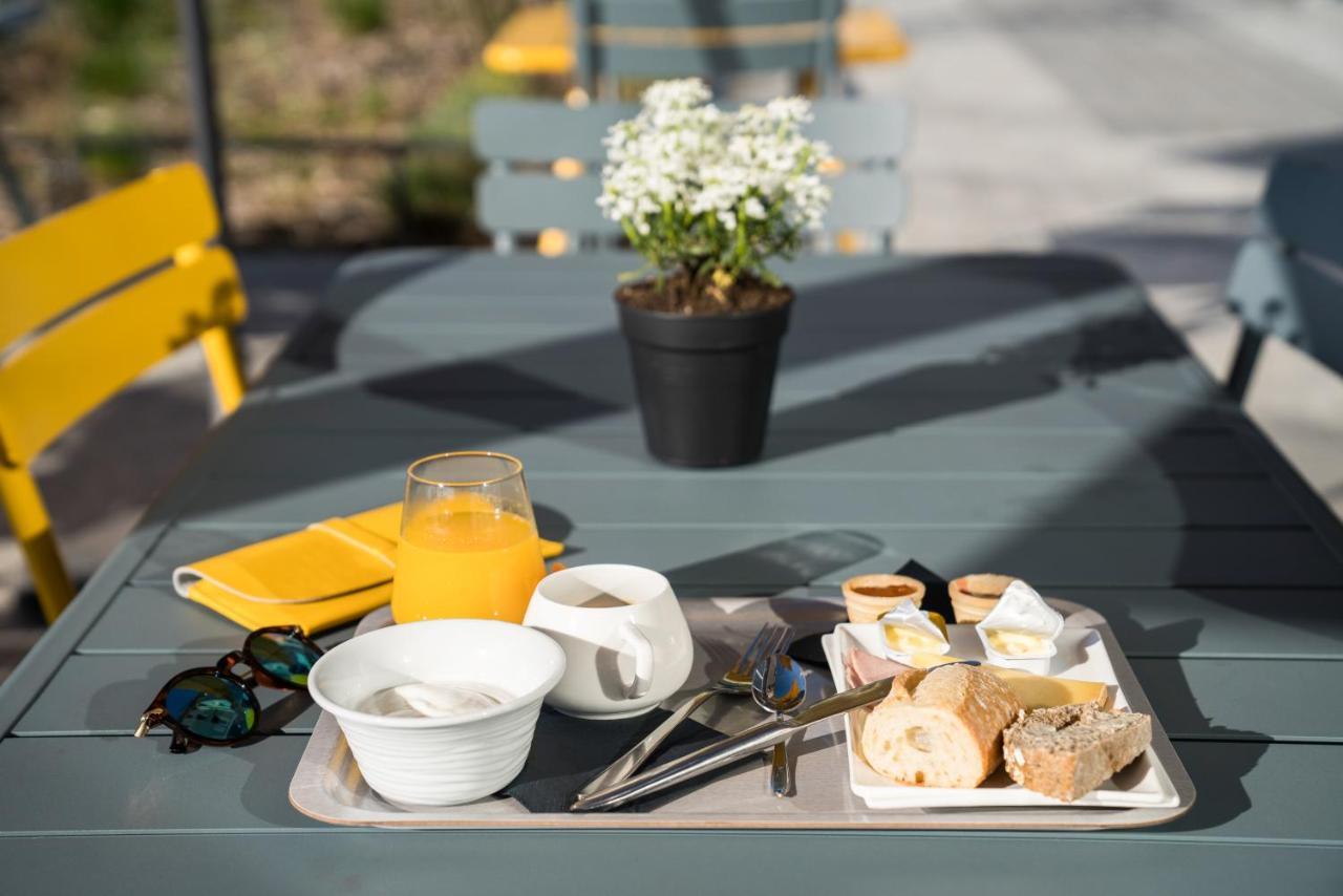 Ibis Styles Guyancourt Versailles Экстерьер фото
