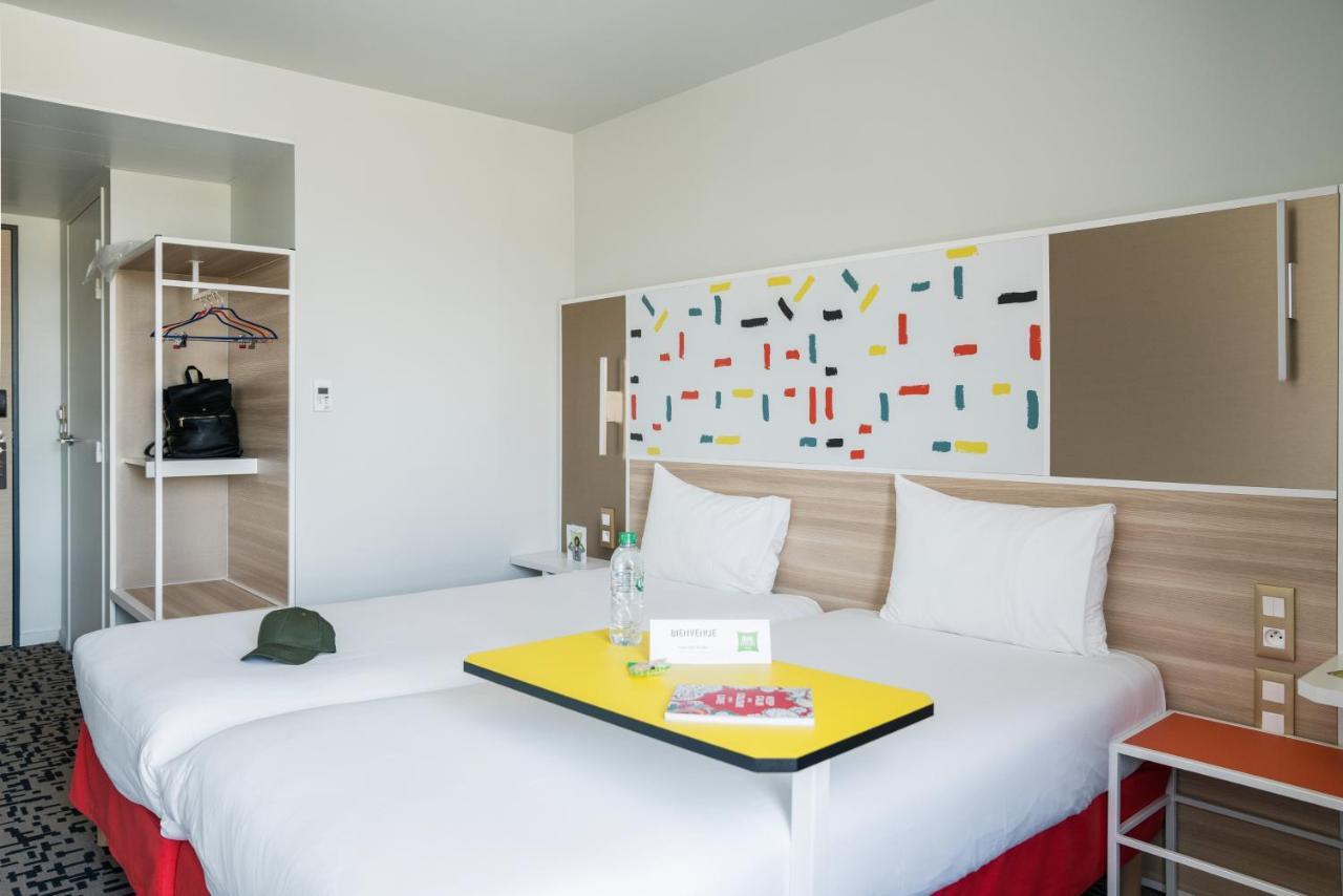 Ibis Styles Guyancourt Versailles Экстерьер фото