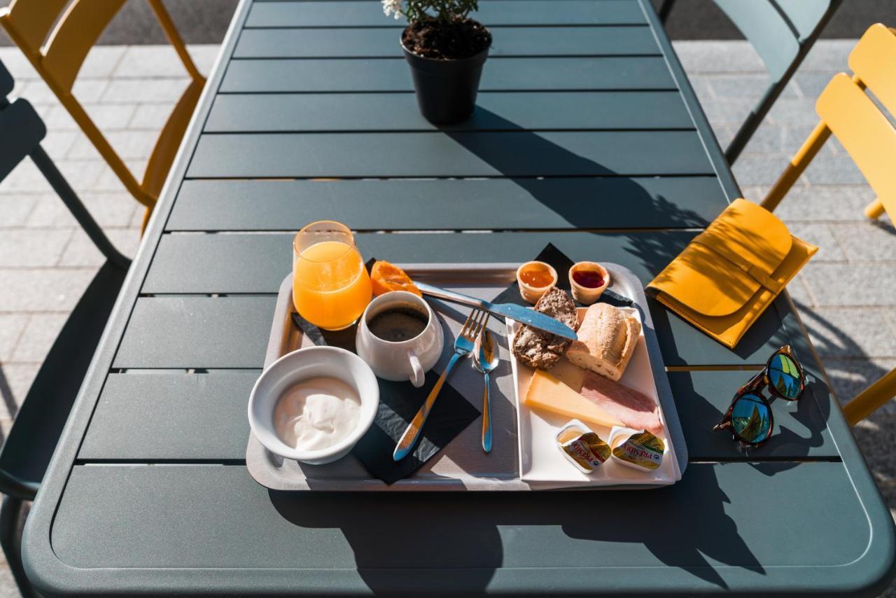 Ibis Styles Guyancourt Versailles Экстерьер фото