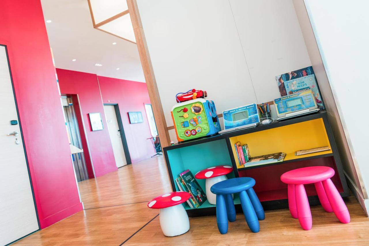 Ibis Styles Guyancourt Versailles Экстерьер фото