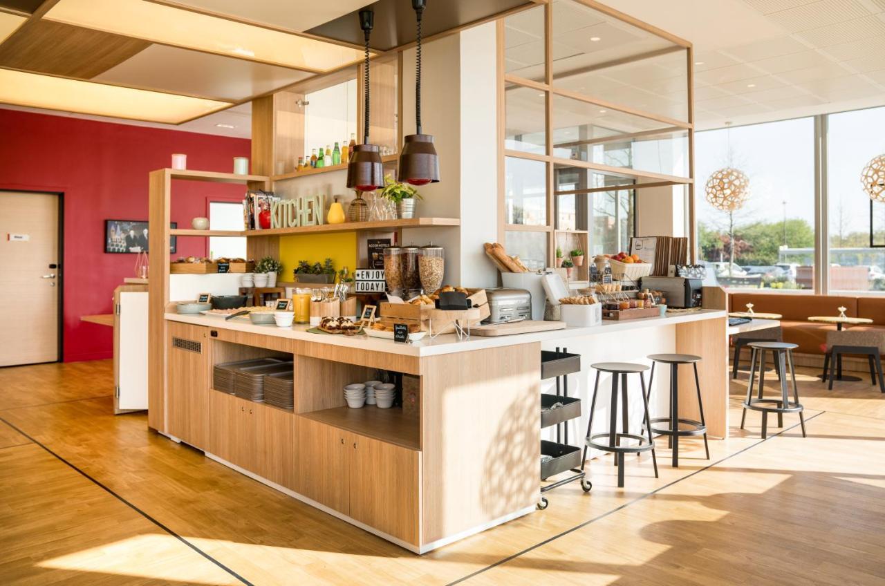 Ibis Styles Guyancourt Versailles Экстерьер фото